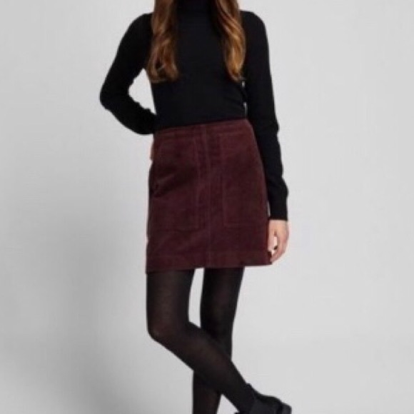 Uniqlo Corduroy mini skirt size 0 / 24 inches wine - Picture 2 of 9